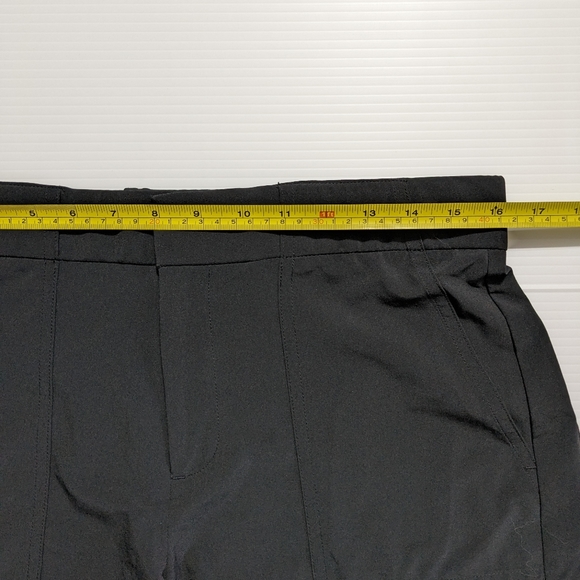 Athleta Tribeca Utility Short Black Size 8 - Picture 8 of 9